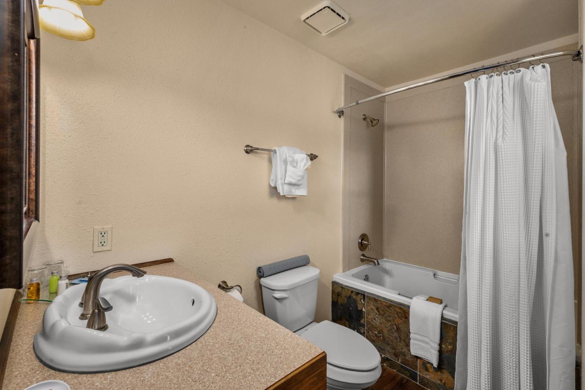 ווייטפיש Duck Inn Lodge מראה חיצוני תמונה